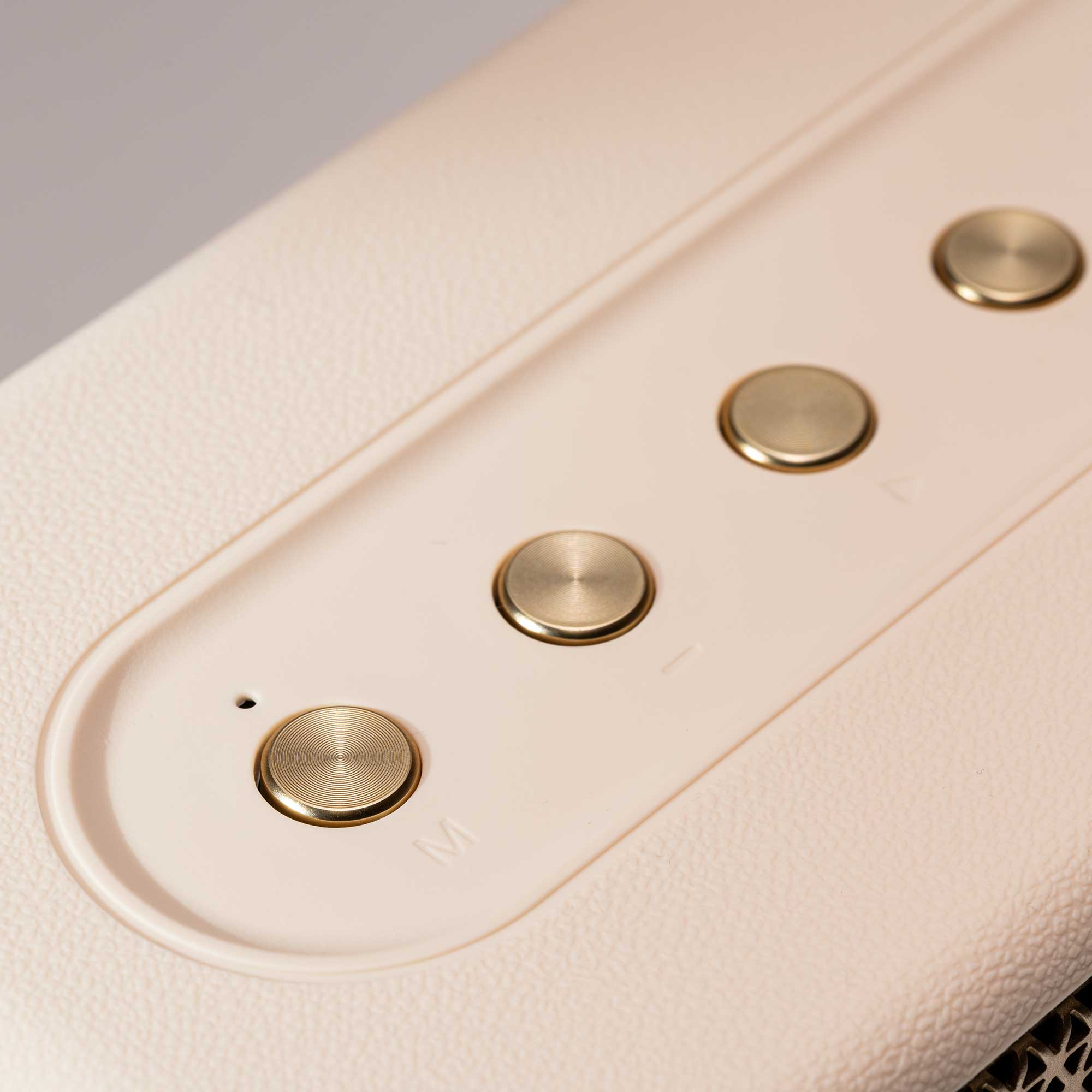 <strong>Bluetooth, cable, and a connection of souls</strong>