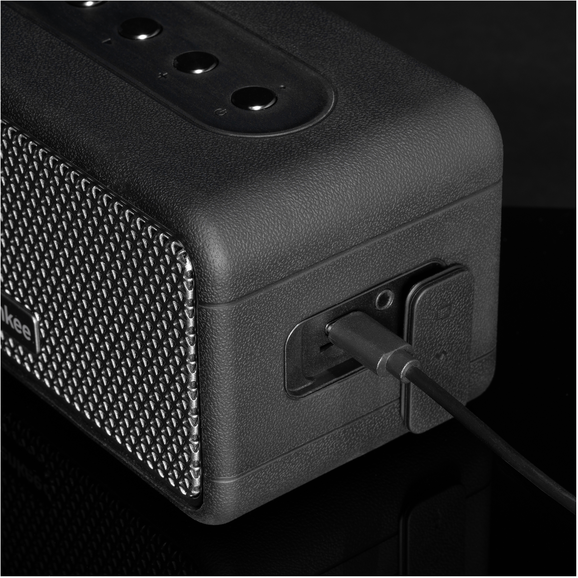 <strong>Battery life as long as a summer festival</strong>